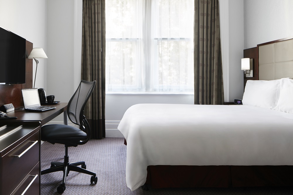 401-STANDARDcCQ_TRAFALGAR_6711_small